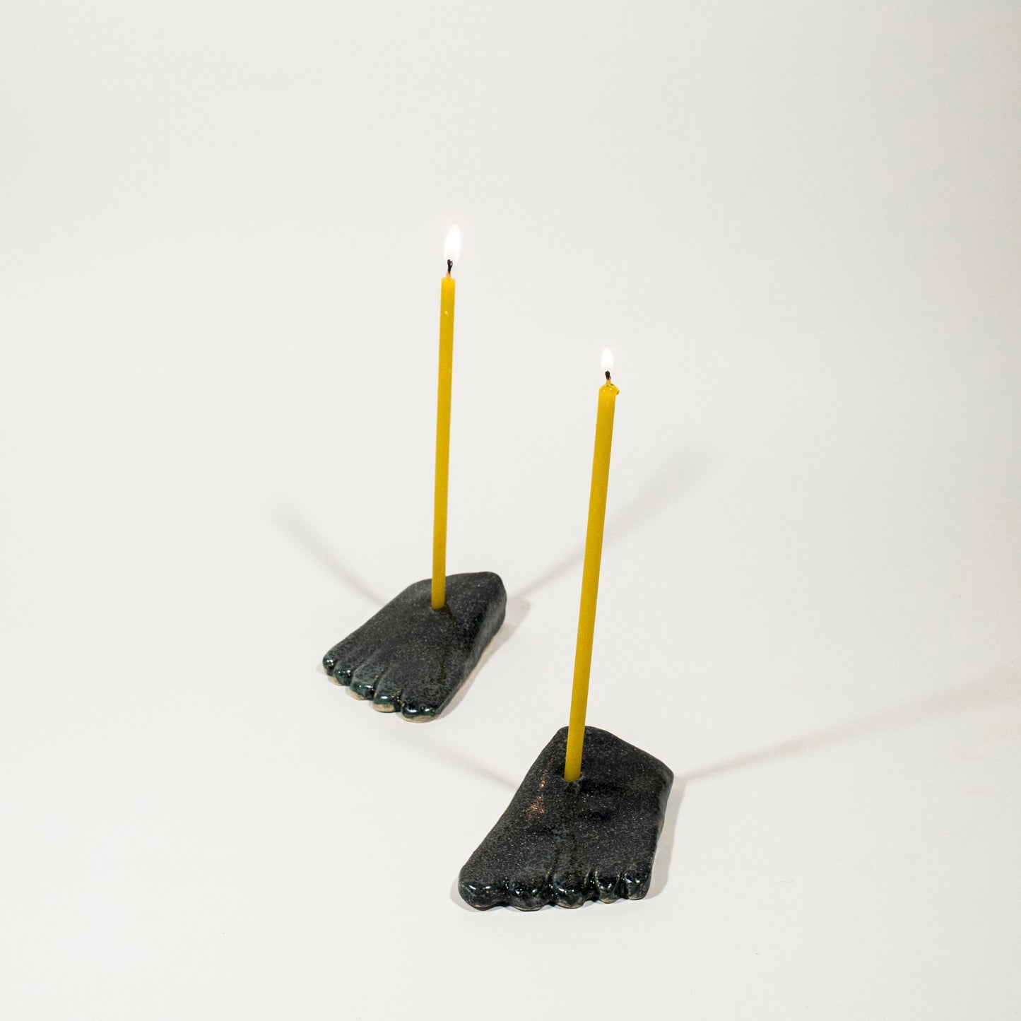 Feet candleholder